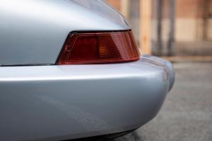 Porsche 911 Carrera RS 3.6 Touring 1992 года  (WW)